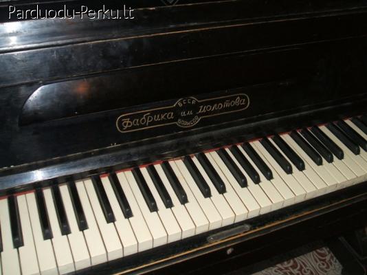 Antikvarinis pianinas "Fabrika im Molotova"