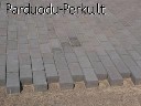 prekiaujame grindinio trinkelemis