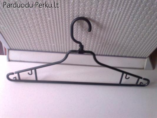 Plastikinės pakabos