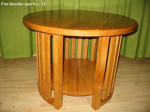 č„žuolinis staliukas