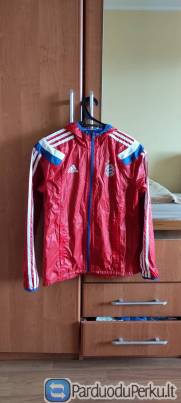 Adidas Bayern futbolo windrunner striukė XS dydžio