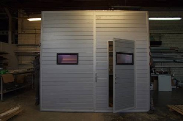 Atveriami segmentiniai garažo vartai (garažo durys)