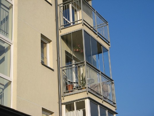 Balkonu stiklinimas aliuminio konstrukcijomis