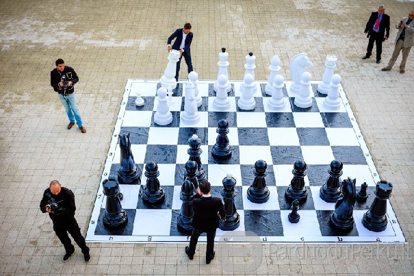 Dideli gatvės šachmatai