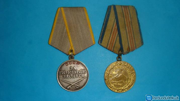 Du medaliai.