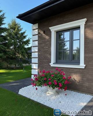 Fasado dekoras, langų apvadai, rustai, karnizai, kolonos
