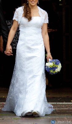 Ilga vestuvinė suknelė