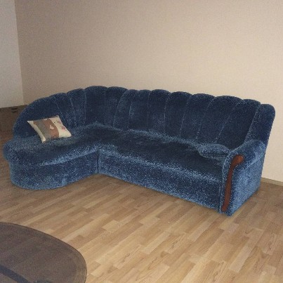 Išlankstoma sofa ir du foteliai - geros būklės
