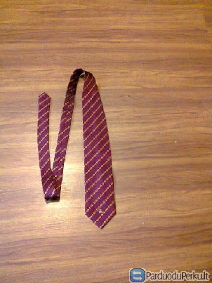 Kaklaraiščiai įvairių spalvų