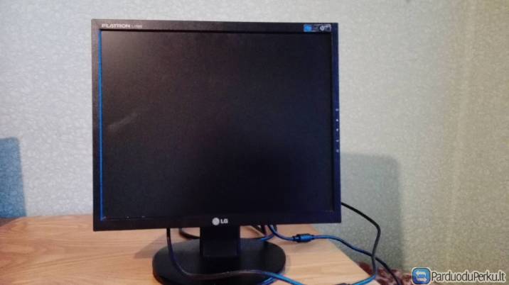 LG L1752S - LCD monitor - 17"