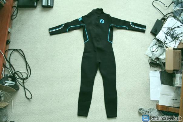 Nardymo kostiumas lieknam berniukui 9-11 m.