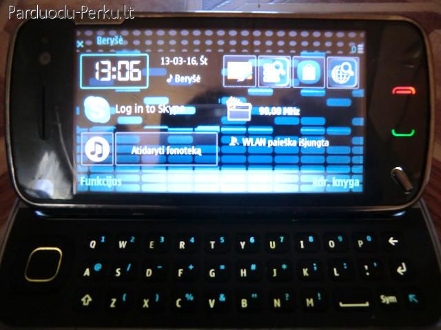 Nokia N97 Su pakroveju ir ydekliu