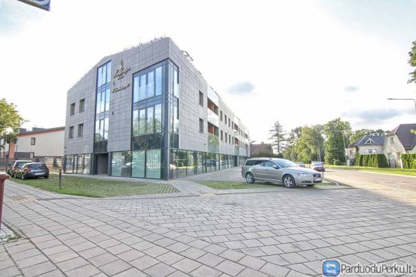 Parduodamas labai geroje vietoje 2-jų kambarių butas