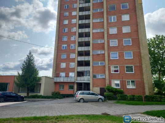 Parduodamas labai pigiai 4-ių kambarių butas