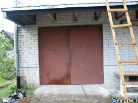 Parduodu naudotus metalinius garazo vartus