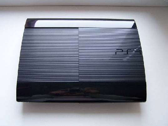 Parduodu PlayStation 3 Slim 500gb + PS Move + FIFA15 + NBA2K