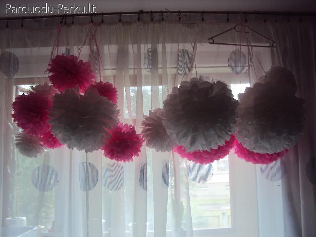 POM-POMS