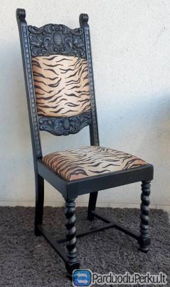 Sena ažuolinė drožinėta Kėdė