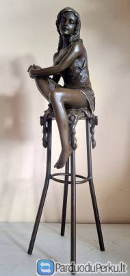 Skulptūra, Moteris ant baro kėdės - 29 cm - Bronza