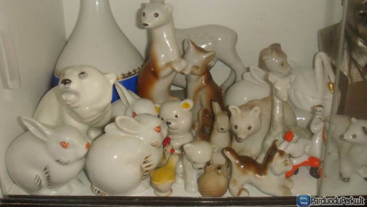 Tartbinės porcelianinės skulpturėlės.