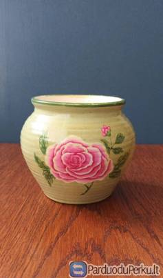 Vazelė 10,5cm aukščio.