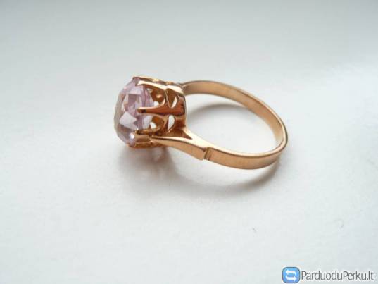 Vintažinis auksinis žiedas su rožiniu kvarcu