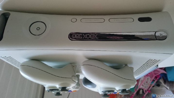 Xbox 360 + žaidimai