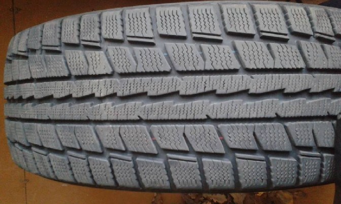 Žieminės Dunlop padangos 215/60 R16 95Q